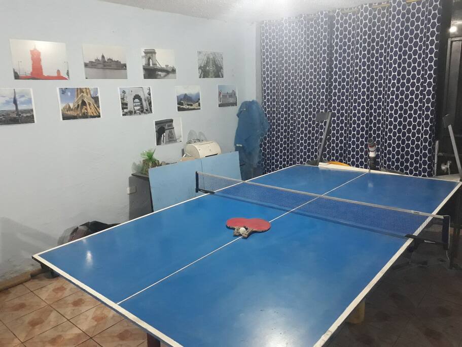 Puedes practicar pinpon y tocar el piano cuando lo desees.