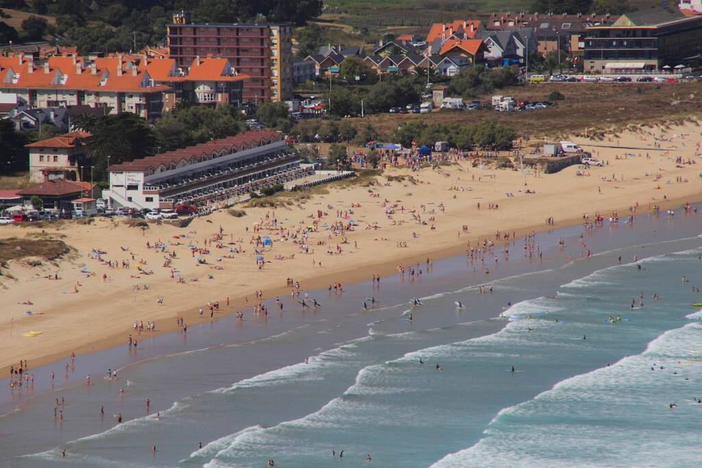 VISTA DE LA PLAYA DONDE ENCUENTRA EDIFICIO
