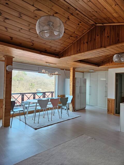 Terrace pension with a good view of the valley