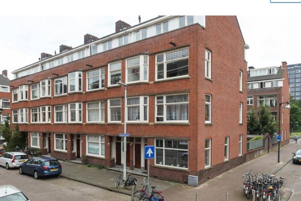 hoekwoning /bovenste 2 verdiepingen