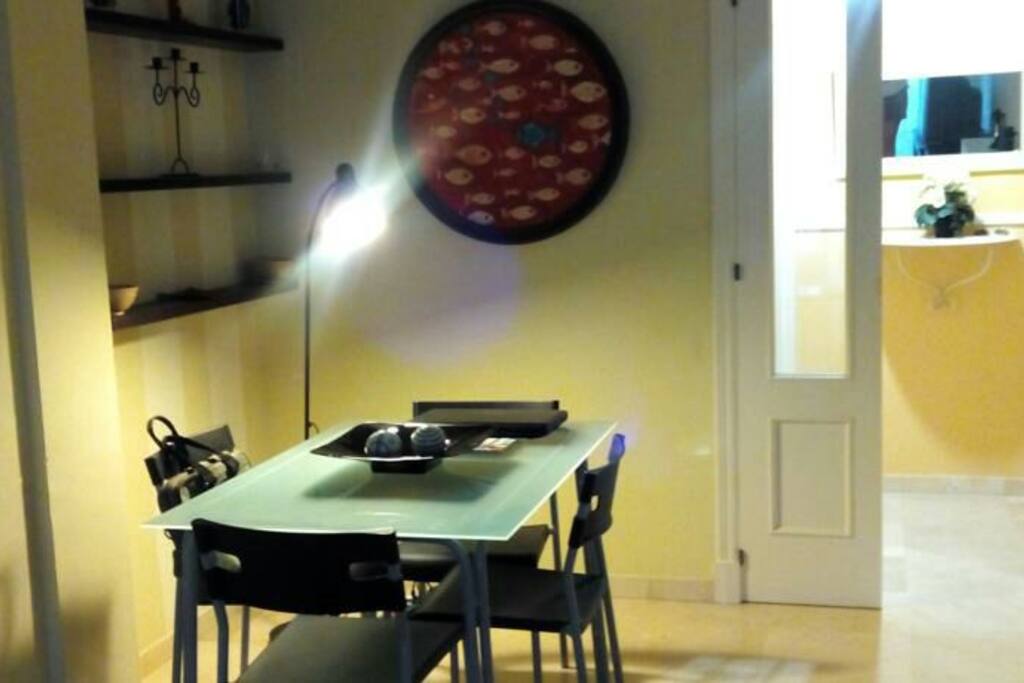 Detalle de la mesa de comedor.