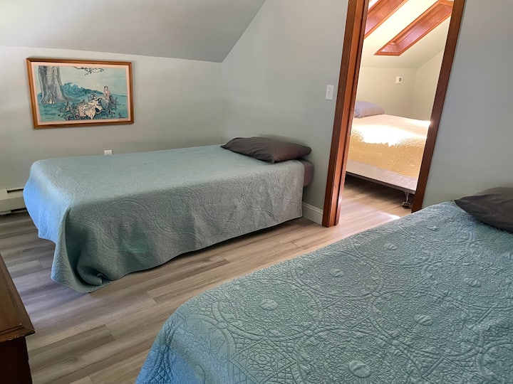Chumba #4 cha kulala vitanda pacha ghorofa ya pili - Fikia kupitia chumba cha kulala cha 3