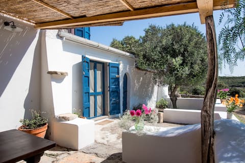 Charming traditional Villa seaside (IUN S2630)