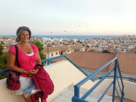 Cozy apartament with community  pool and beach