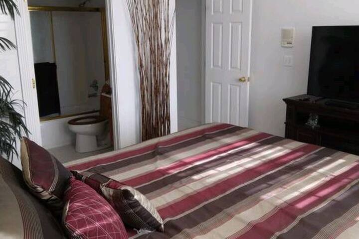 Peaceful, spacious 5 bedroom vacation home gallery image 5