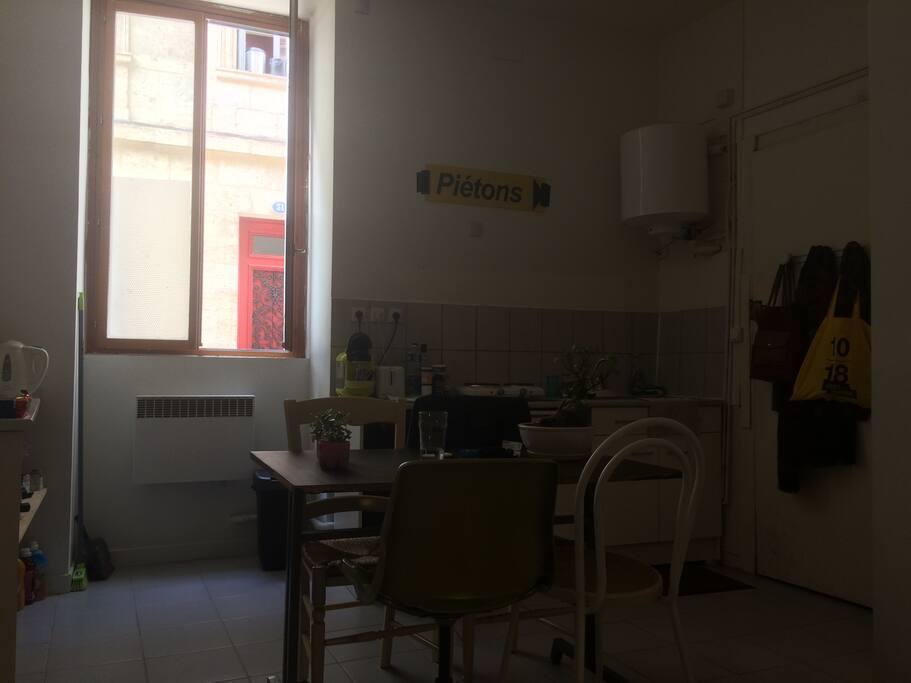 Entrée + cuisine + salle à manger