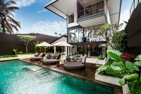 Koma Stylish 3BR Pool Villa with Ricefield View