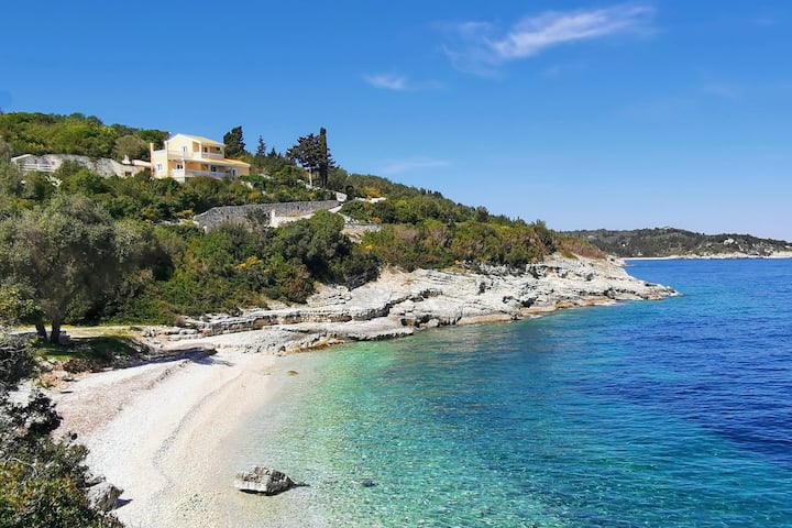 Villa Kalypso, A stone's throw away from the beach