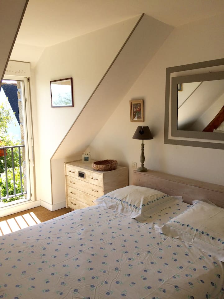 Dhoma e gjumit 1 (1 krevat për 2 persona)