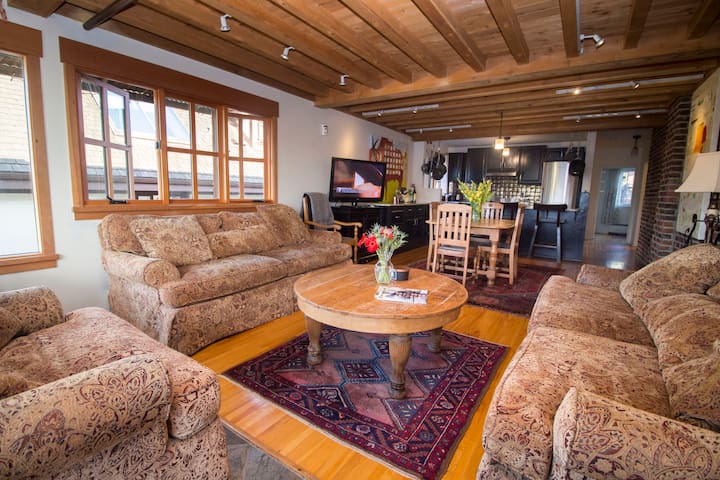 Sky Nest- spectacular Penthouse ocean view