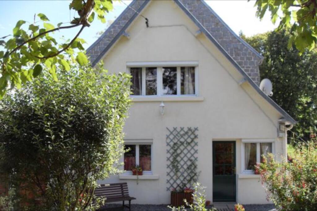 La Petite Saule entrance
