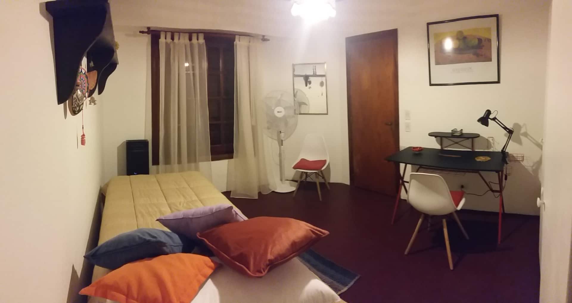 Stay in a spacious house. Upstairs 4th floor