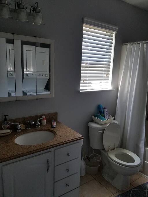 full bath. washer/dryer