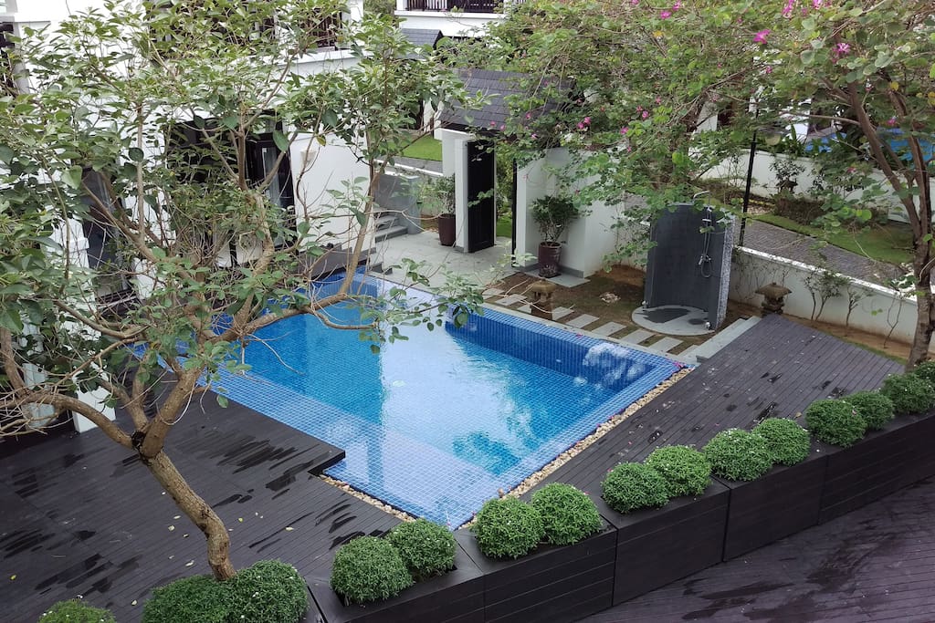 2 biệt thự giống nhau