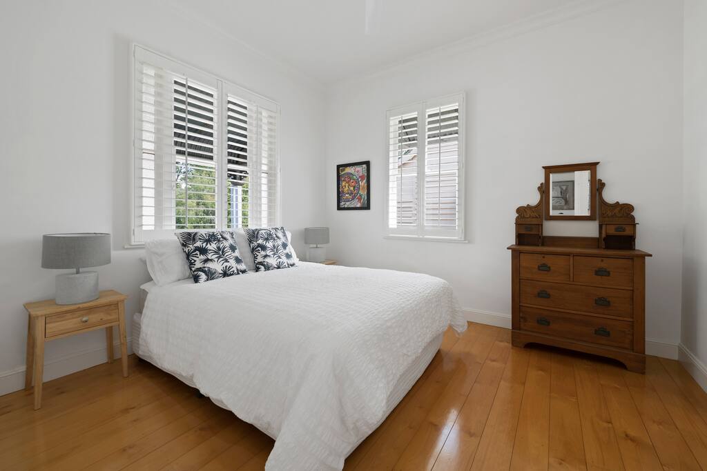 Bedroom 1 - Queen with ensuite