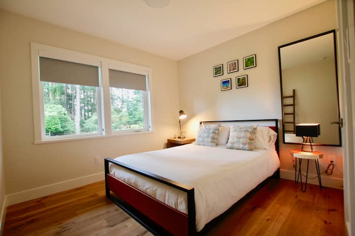 Have the most restful sleep in our Casper® bedroom featuring the world-famous  mattress, sheets and pillows.