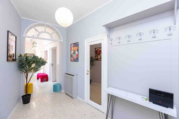 IRON flat Spagna Steps gallery image 5