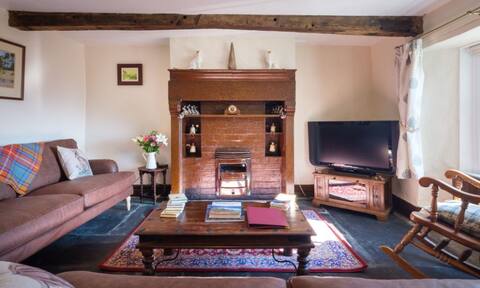 Pyet (A Traditional Lake District Farm House)
