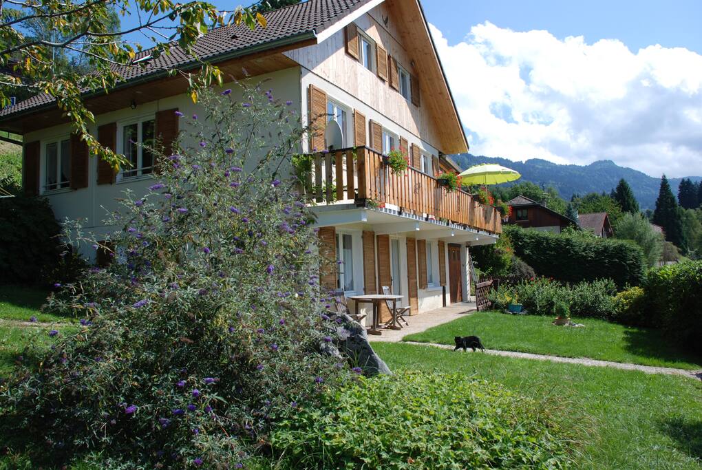 Large garden, ideal for families.