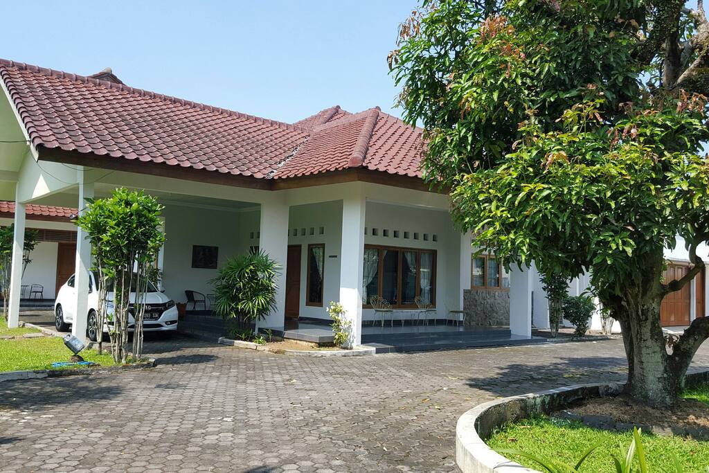 Entrance of Bojongherang Guesthouse