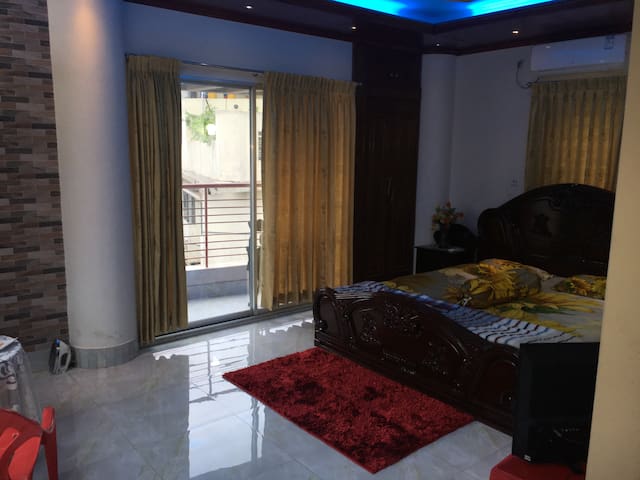 Cozy penthouse room in Gulshan