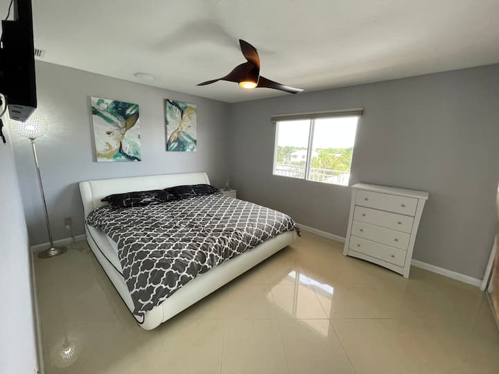 Kitanda cha 3 cha ukubwa wa kifalme 