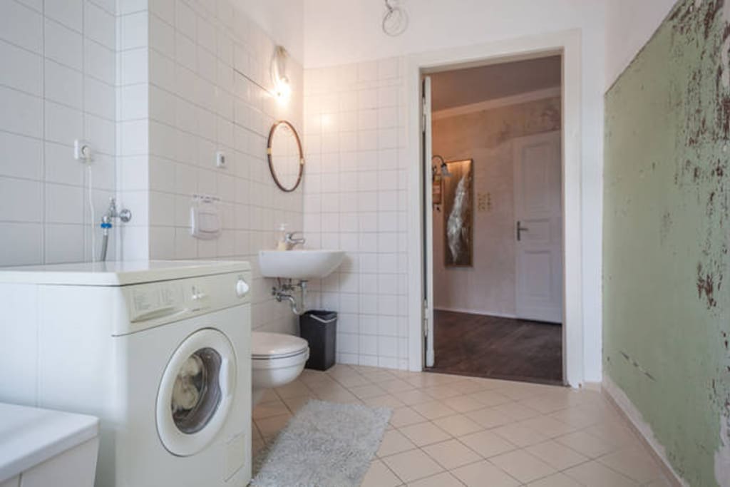 A clean bathroom!