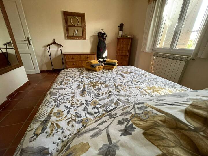 Dormitorio 1 con cama de 160 cm