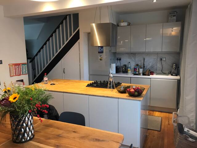 Airbnb The Venue Cribbs Causeway Holiday Rentals Places To