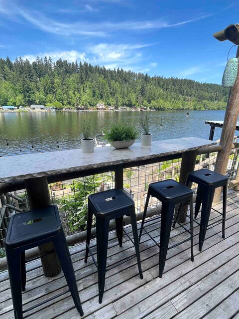 Lakefront Cabin, Eatonville Wa