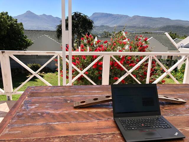 Tranquil home in mountains overlooking Noordhoek gallery image 2