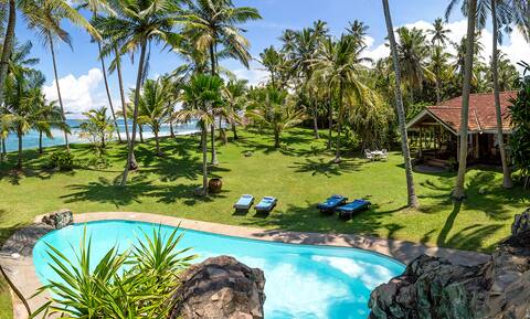 VILLA WELIGAMA  Stunning beachfront holiday villa