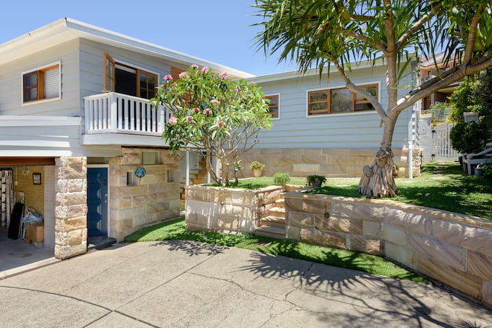 Private Beach House moments from Mona Vale Beach