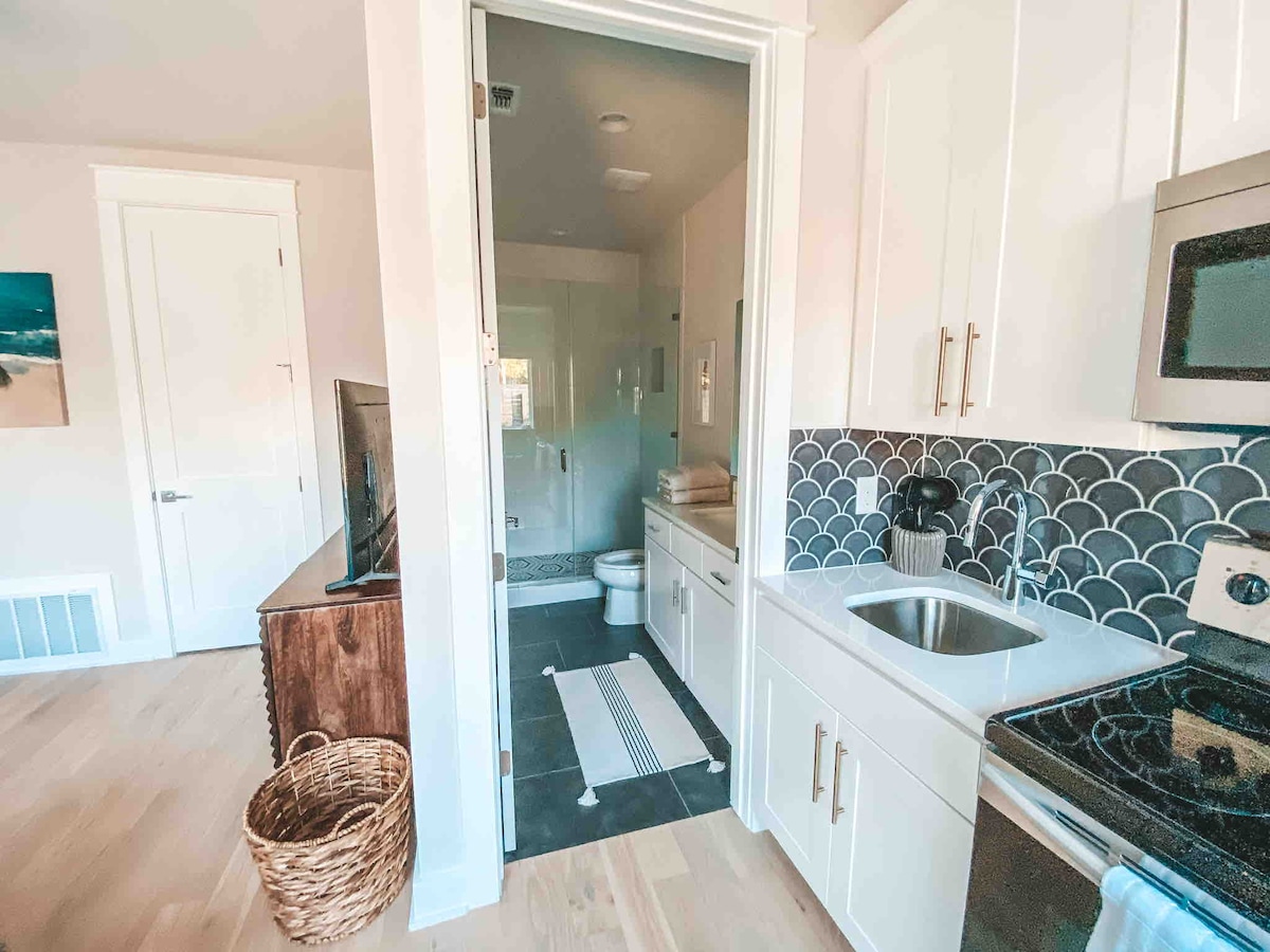 Brand New Studio Apartment with Private Entrance