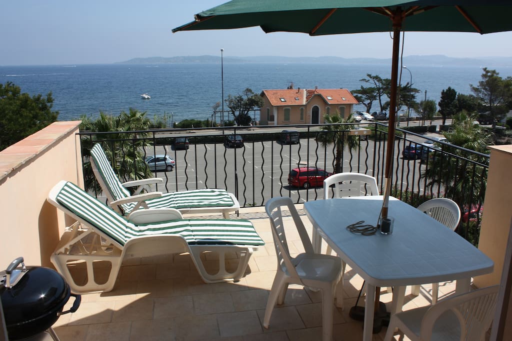 de la terrasse, vue mer et St Tropez