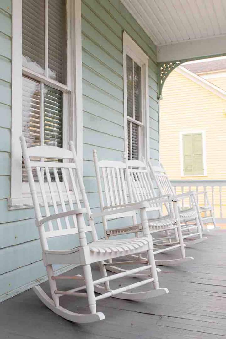 Olivette 1886 Cottage Pet Friendly with Pool Cottages for Rent in