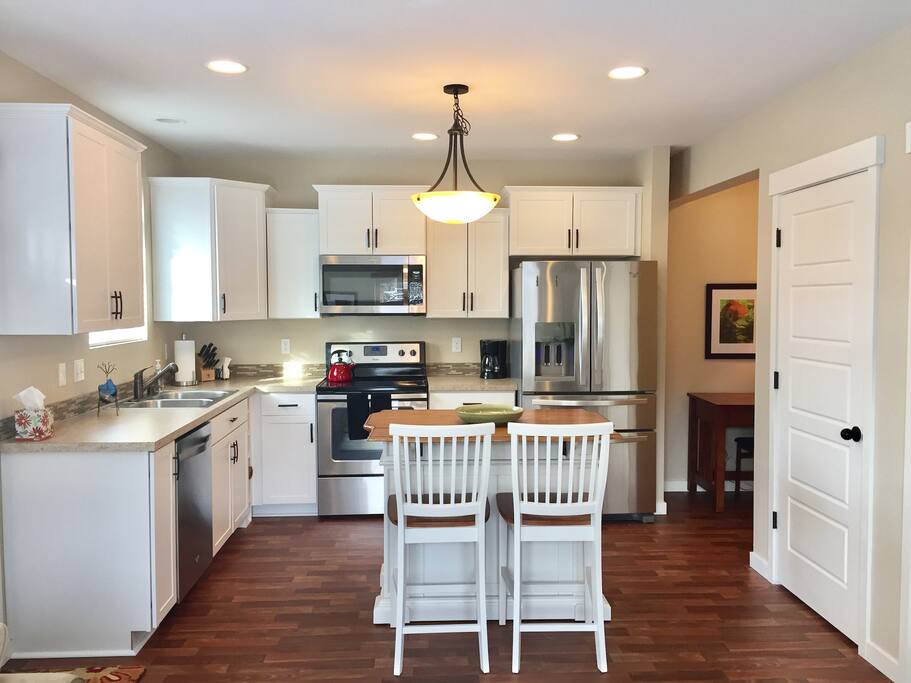 Spacious, full size kitchen