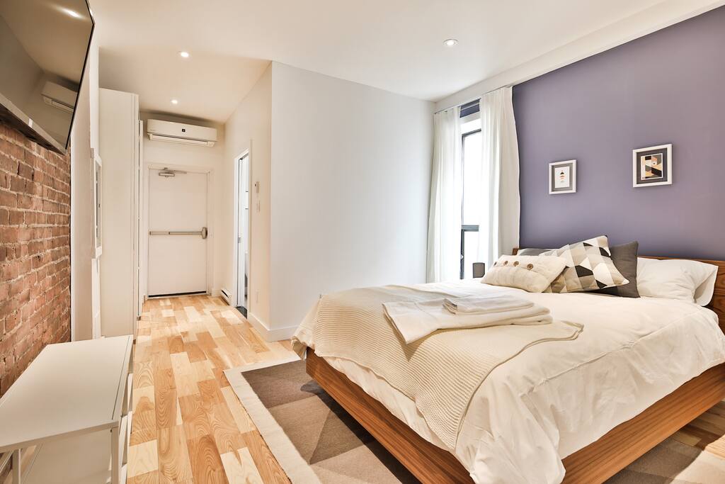 Master room King size bed