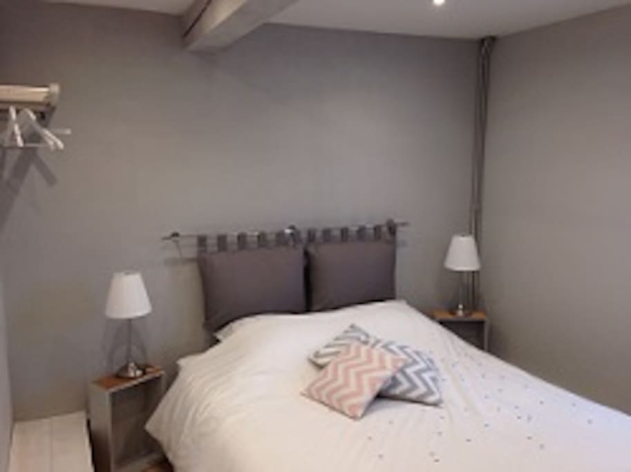 Chambre idéale pour une personne seule ou un couple.