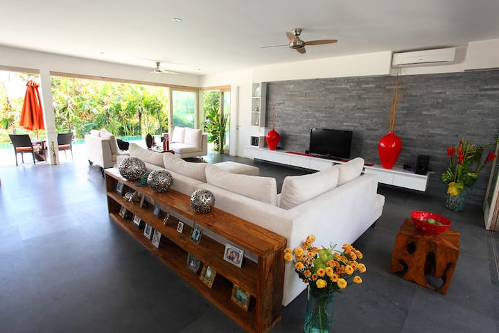 3 Br Amertha Villa W Jungle Pool View Villas For Rent In Ungasan Bali Indonesia