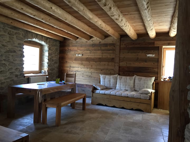 Grange Restaurée Valcenis: Le Pont D'arc - Maison de