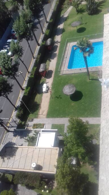 Areas verdes. Piscina y quincho. Estacionamiento de visitas y bicicletas. Condominio privado. Seguridad.