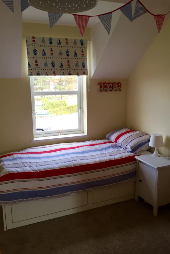 Dormitorio 3: colchón extraíble incluido para un amigo más.