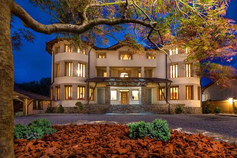 Transilvania Mansion