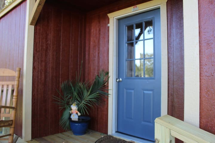 Airbnb Delhi Vacation Rentals Places To Stay Louisiana