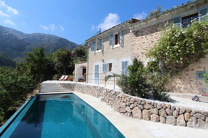 Charming Deia House gallery image 4