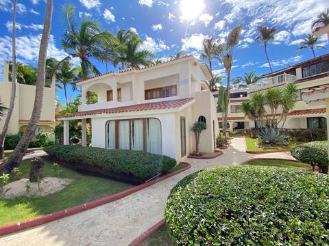 BEACH FRONT VILLA playa LOS CORALES