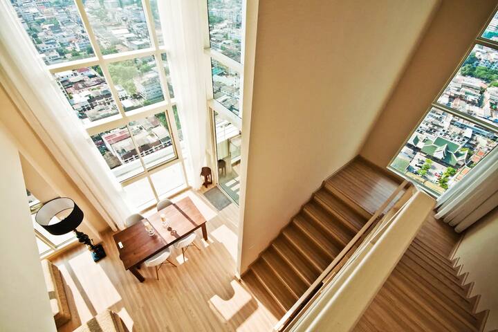 3 Bed Penthouse 30F Balcon RIVER TalatNoi IconSiam
