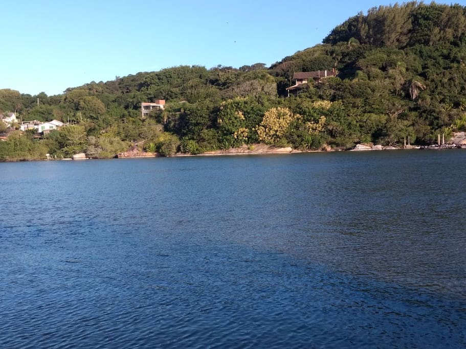 Lagoa do Noca. Fica a aproximadamente 100 metros da casa.