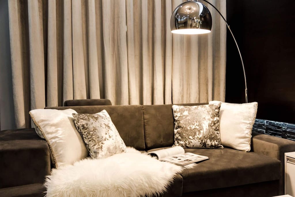 Stylish and modern couch, accessories are all imported from the US.